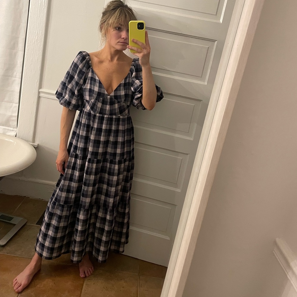 Moodie checkered puff sleeve dress